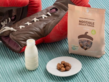 Nocciole sgusciate al naturale - ParanoBIO - snack per sportivi